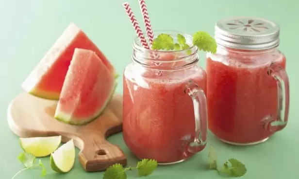 Diät-Wassermelonen-Smoothie zum Abnehmen